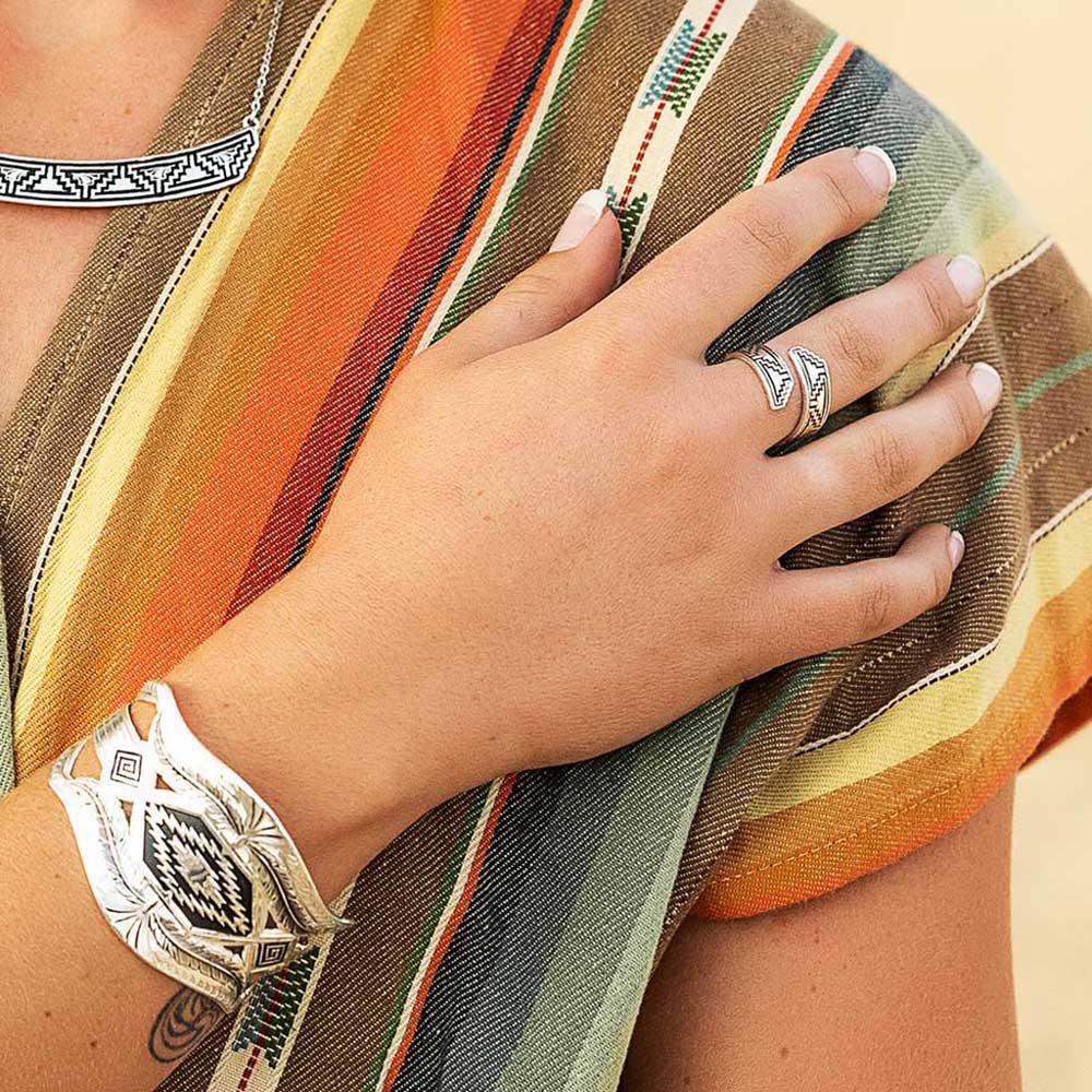 Montana Silversmith RG5592 Southwestern Escape Wrap Ring